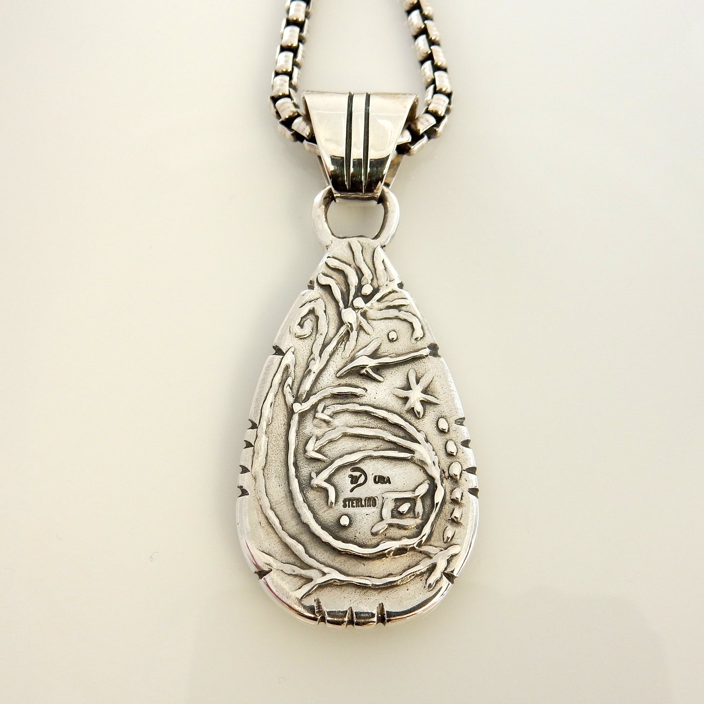 Sterling Silver Spiny Oyster Sailboat Inlay Pendant - DeSantis