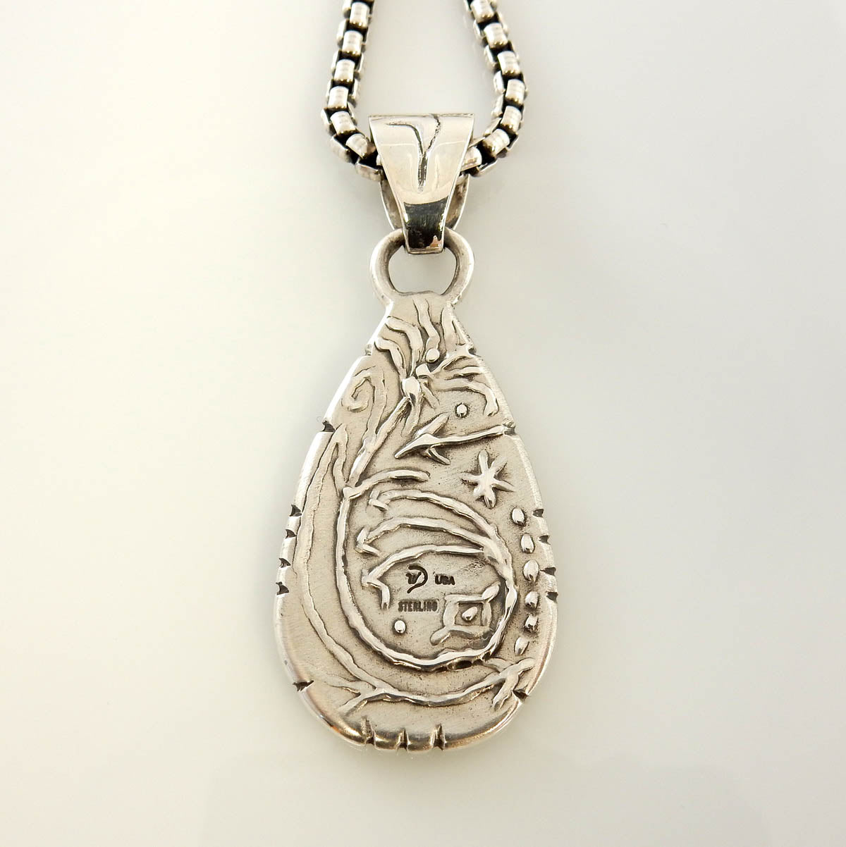 Sterling Silver Spiny Oyster Sunset Moon Inlay Pendant - DeSantis