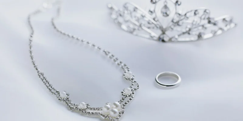 Sterling Silver Urn Pendant: A Timeless Tribute by DeSantis Jewelry
