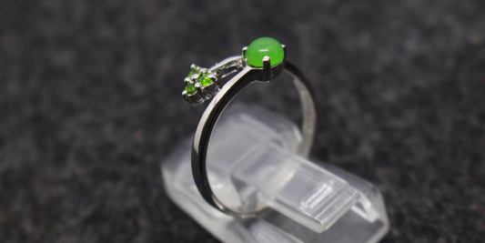 Discover Refined Craftsmanship in Peridot Rings