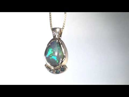 Beautiful Opal Diamond 14kt Gold Pendant