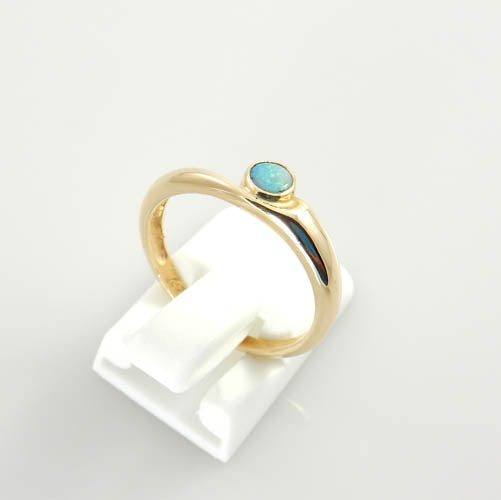 14kt Gold Australian Opal Inlay Ring Size 7