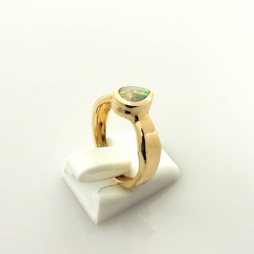 14kt Gold Australian Opal Inlay Ring Size 6.25